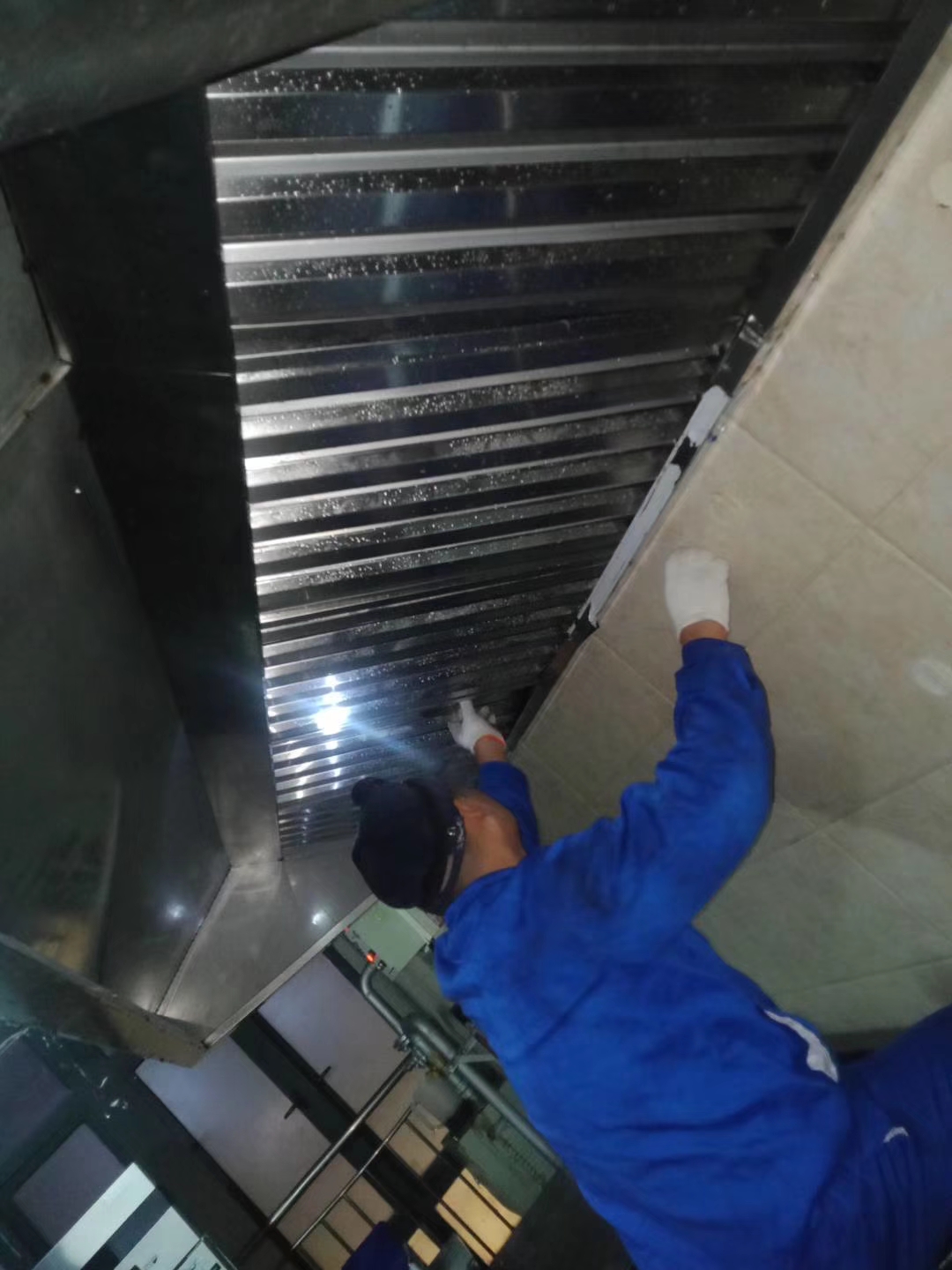 輕松搞定油煙機(jī)清洗，告別油膩廚房