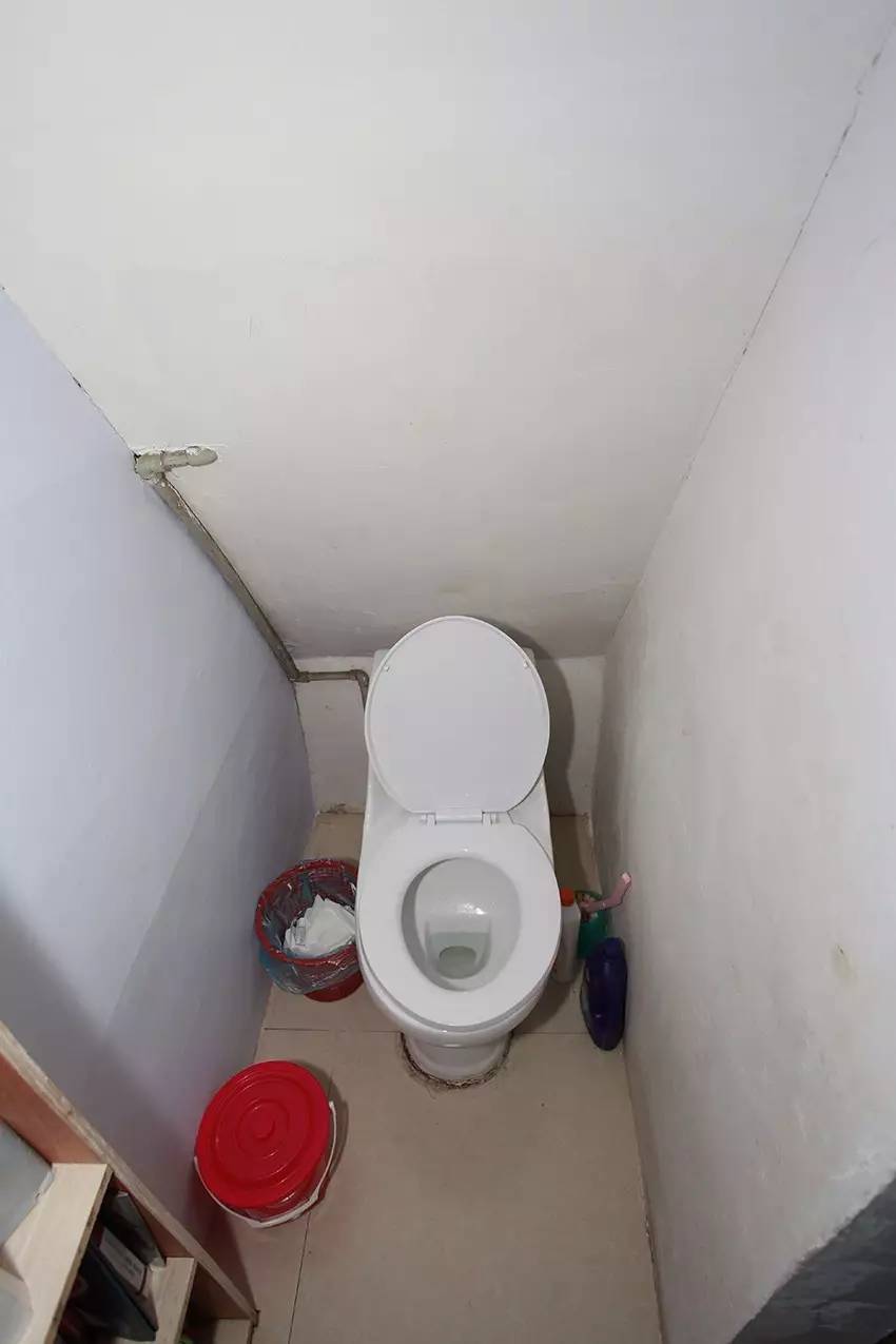 马桶下水不畅？这些妙招让排水畅通无阻！