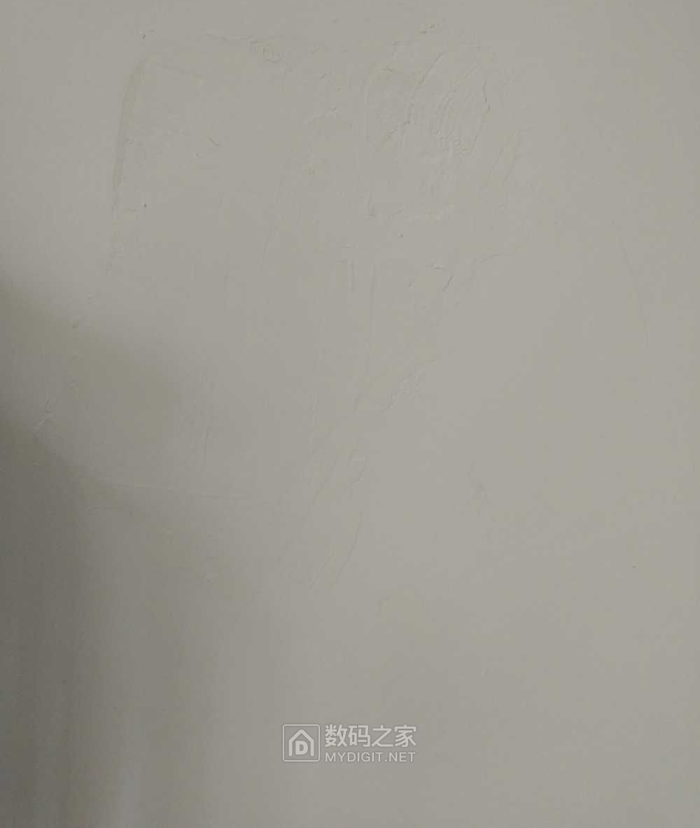 焕新家居：墙壁白漆的选择与补涂技巧
