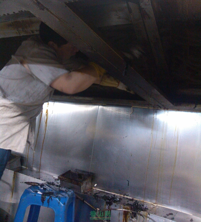 饭店抽油烟机维修：专业技巧与维护指南