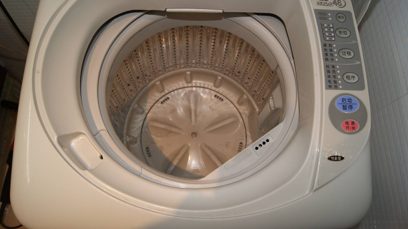 滚筒洗衣机怎么甩干衣服？实用技巧全解析