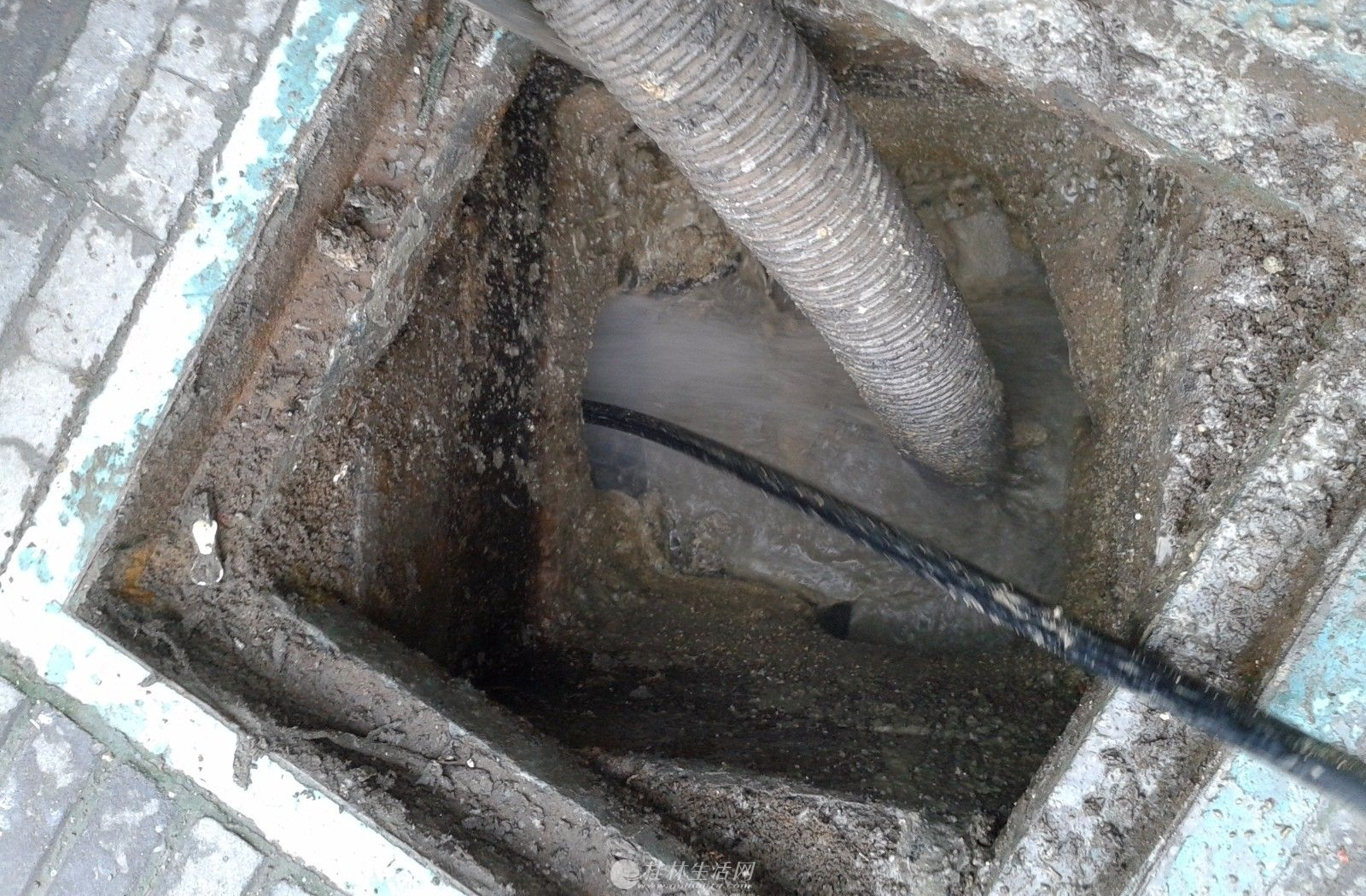 專業(yè)疏通下水管道電話：快速解決堵塞難題